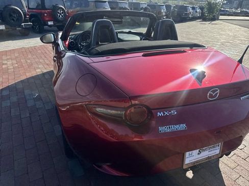 Used 2023 MAZDA MX-5 Miata Grand Touring RWD image 10