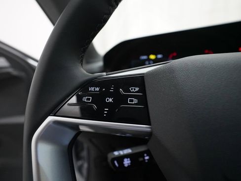 Used 2025 Audi Q5 Premium w/ Convenience Package image 18