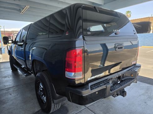 Used 2013 GMC Sierra 2500 Denali w/ Suspension Package, Off-Road AWD/4WD image 5