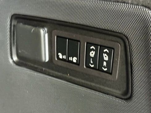 Used 2023 Cadillac Escalade ESV Sport Platinum image 5