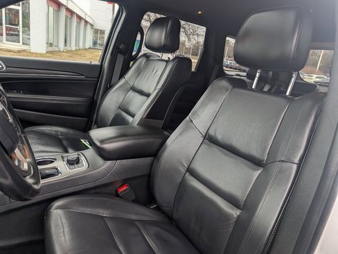 Used 2019 Jeep Grand Cherokee Limited image 19