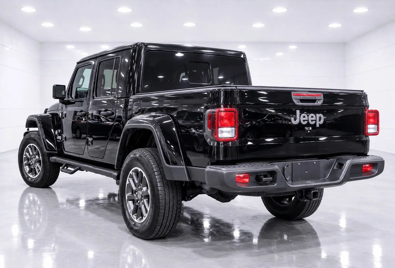 Used 2024 Jeep Gladiator Sport AWD/4WD image 3