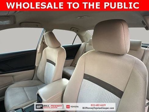 Used 2012 Toyota Camry LE image 12