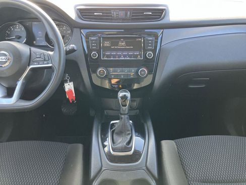 Used 2022 Nissan Rogue Sport S image 16