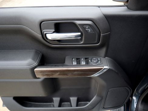 Used 2021 Chevrolet Silverado 1500 LT w/ Z71 Off-Road Package image 37