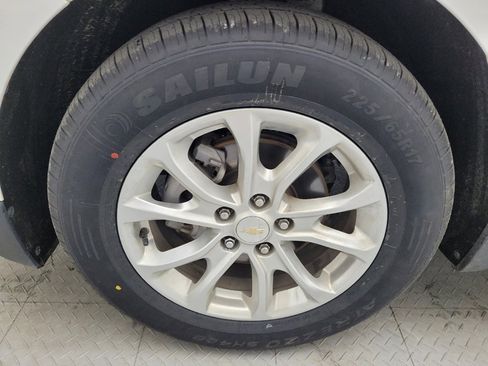 Used 2021 Chevrolet Equinox LS w/ LS Convenience Package image 31