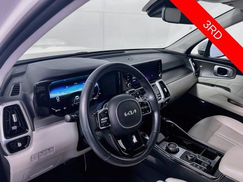 Certified 2023 Kia Sorento SX Prestige w/ Panoramic Sunroof Package AWD/4WD image 10