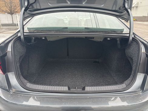 Used 2025 Volkswagen Jetta SE image 25