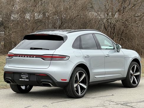 Certified 2025 Porsche Macan image 6