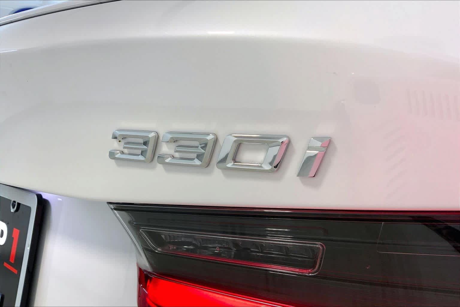 New 2026 BMW 330i xDrive Sedan w/ M Sport Package AWD/4WD image 15