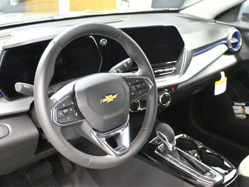 New 2026 Chevrolet Trax LT w/ Driver Confidence Package image 14