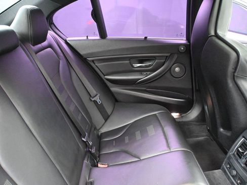 Used 2017 BMW M3 RWD image 19