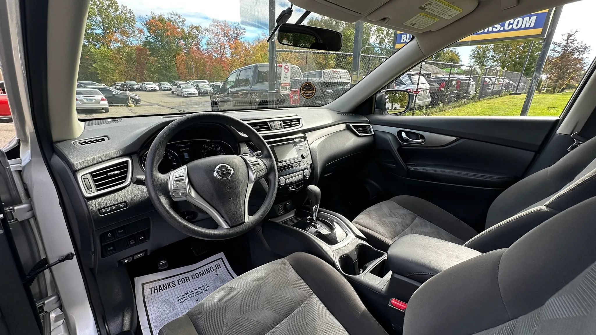 Used 2016 Nissan Rogue SV AWD/4WD image 25