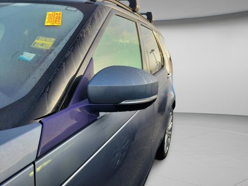 Used 2018 Land Rover Discovery HSE Luxury image 28