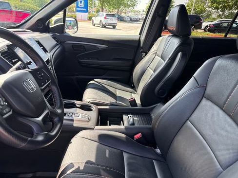 Used 2023 Honda Passport TrailSport image 14