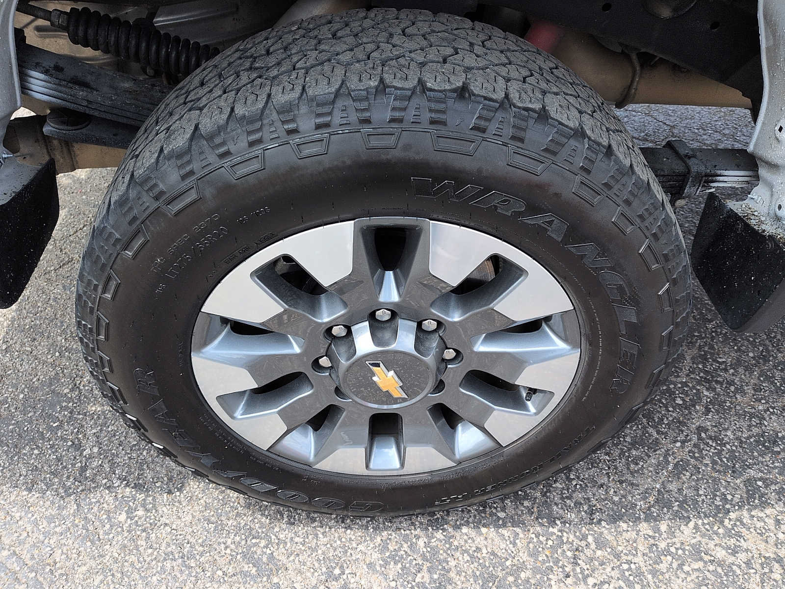 Used 2024 Chevrolet Silverado 2500 Custom w/ Custom Value Package AWD/4WD image 9