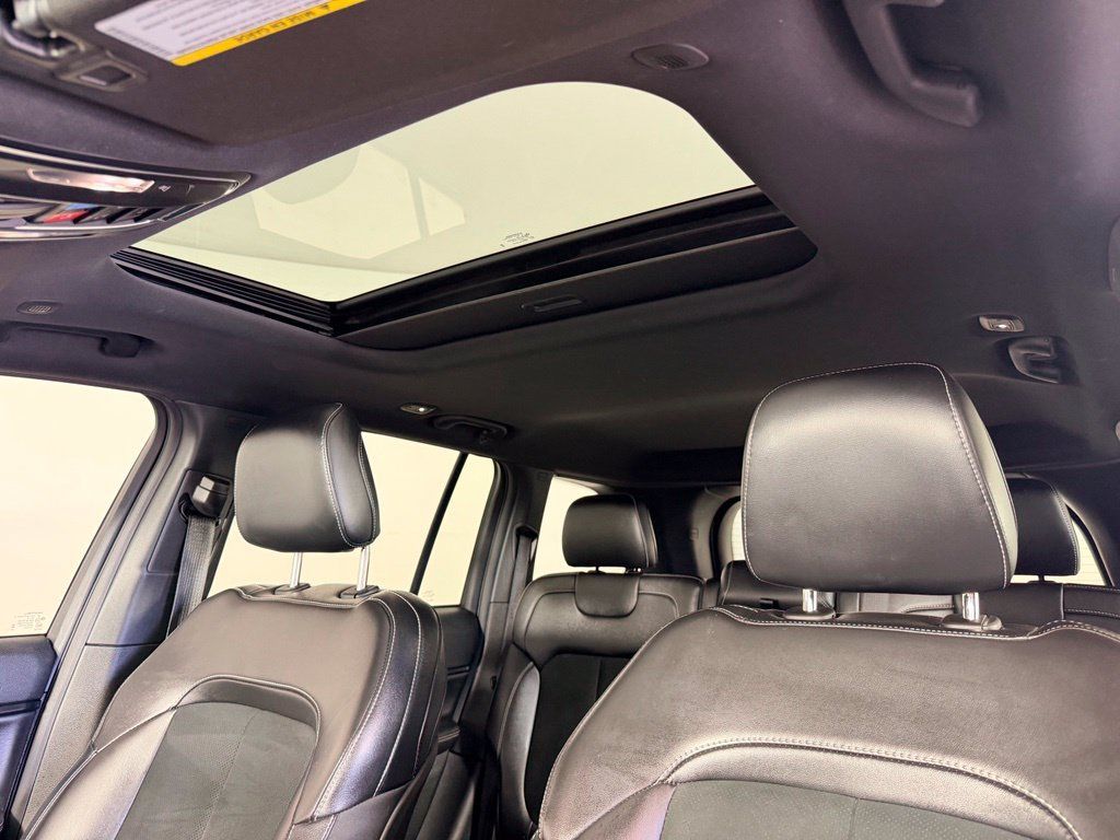 Used 2025 Jeep Grand Cherokee Altitude RWD image 34