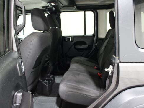 Used 2018 Jeep Wrangler Unlimited Sport S AWD/4WD image 20
