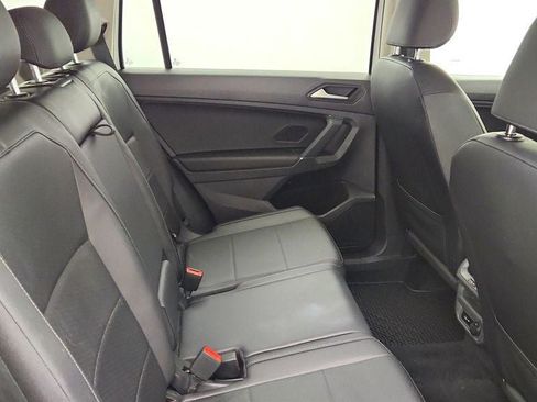 Used 2020 Volkswagen Tiguan SEL AWD/4WD image 22