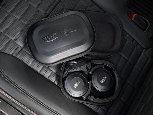 Used 2025 Cadillac Escalade Sport Platinum w/ LPO, ONYX Package image 31