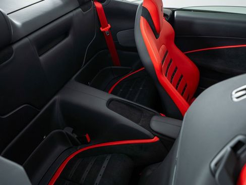 Certified 2025 Ferrari Roma Spider RWD image 26