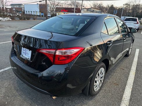 Used 2019 Toyota Corolla L image 3