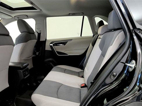 Used 2022 Toyota RAV4 XLE w/ Convenience Package image 21