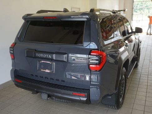 Used 2025 Toyota 4Runner TRD Off-Road Premium AWD/4WD image 17