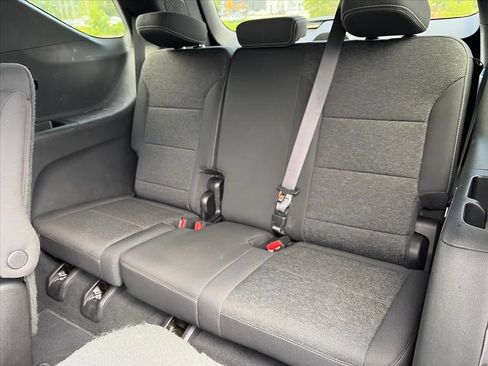 Used 2026 Chevrolet Traverse LT w/ LPO, Floor Liner Package AWD/4WD image 28