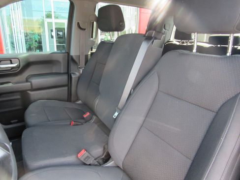 Used 2020 Chevrolet Silverado 1500 Custom w/ Custom Value Package AWD/4WD image 12