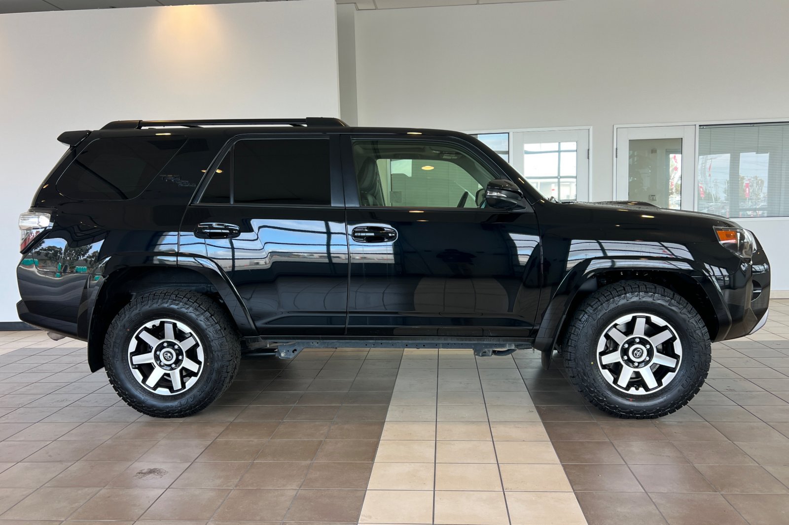 Certified 2023 Toyota 4Runner TRD Off-Road Premium w/ Moonroof Package AWD/4WD image 3