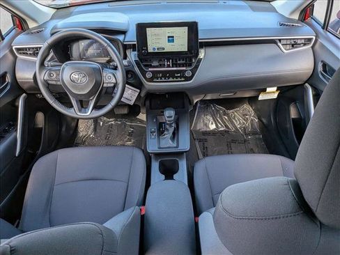 Used 2026 Toyota Corolla Cross LE image 17