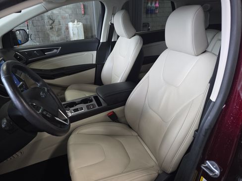 Used 2022 Ford Edge Titanium AWD/4WD image 15