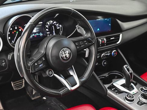 Used 2022 Alfa Romeo Giulia Veloce image 14
