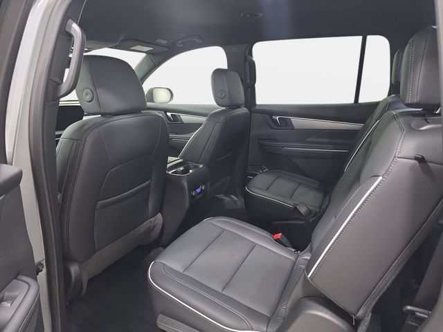 Used 2025 Buick Enclave Preferred AWD/4WD image 12