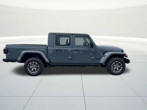 New 2025 Jeep Gladiator Sport image 6