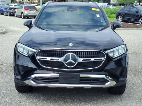 Used 2025 Mercedes-Benz GLC 300 4MATIC image 2
