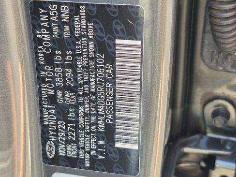 Used 2024 Hyundai Elantra SEL FWD image 33