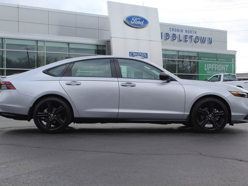 Used 2025 Honda Accord Sport image 9