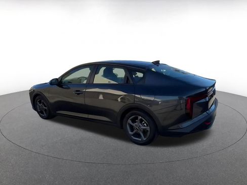 Used 2025 Kia K4 LXS image 9