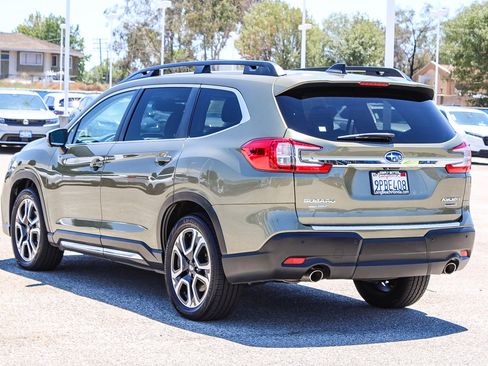 Used 2023 Subaru Ascent Limited w/ Technology Package AWD/4WD image 9