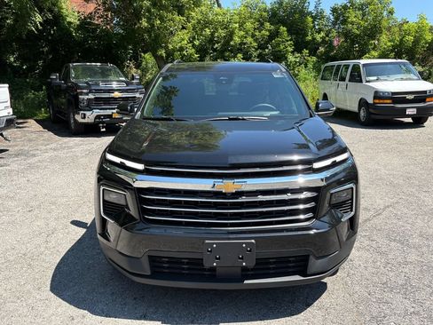 Used 2026 Chevrolet Traverse LT w/ Driver Confidence Package AWD/4WD image 2
