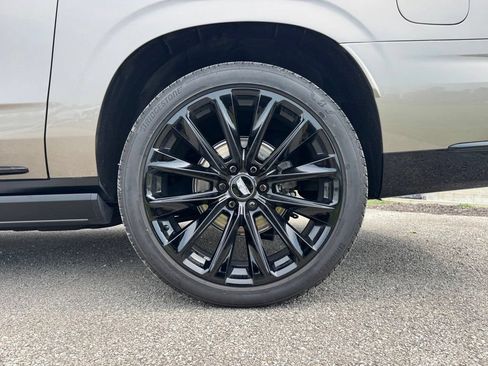 Certified 2025 Cadillac Escalade ESV Sport Platinum w/ LPO, ONYX Package AWD/4WD image 16