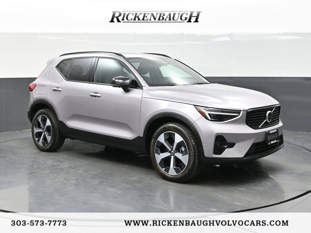 Used 2026 Volvo XC40 B5 Plus AWD/4WD image 1
