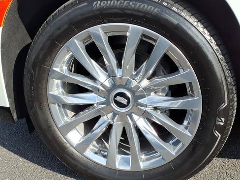 Certified 2024 Cadillac Escalade Premium Luxury w/ Performance Package AWD/4WD image 7