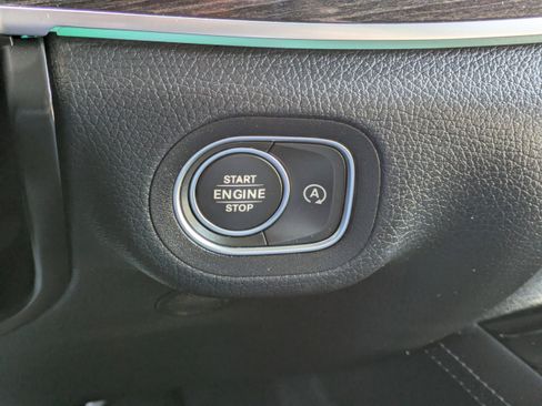 Used 2022 Mercedes-Benz GLS 450 4MATIC image 35