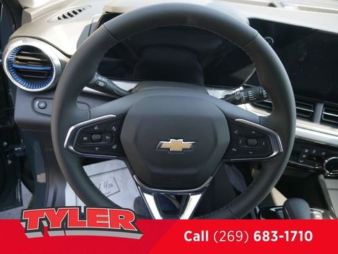 New 2025 Chevrolet Trax LT w/ Driver Confidence Package image 29