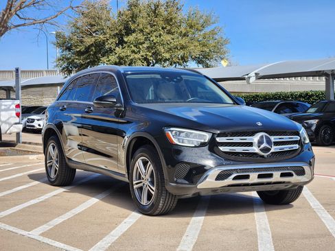 Certified 2022 Mercedes-Benz GLC 300 4MATIC image 2