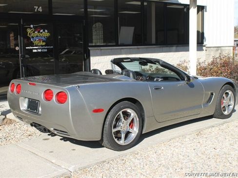 Used 2000 Chevrolet Corvette Coupe w/ Memory Pkg RWD image 21