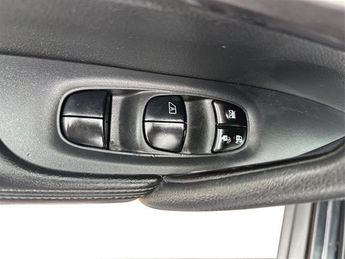 Used 2016 Nissan Rogue SV AWD/4WD image 27